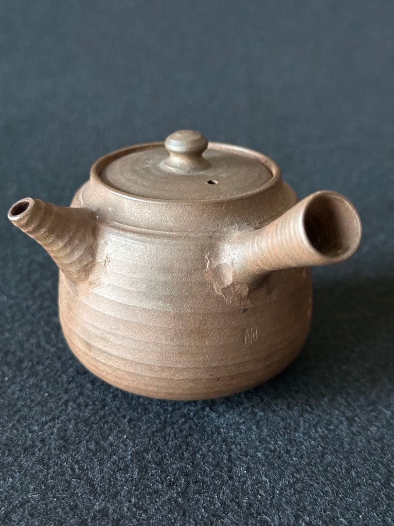 作家物　常滑焼　急須　漢詩彫【簾前花落常疑雨　樹裏雲過忽見山】　古美術