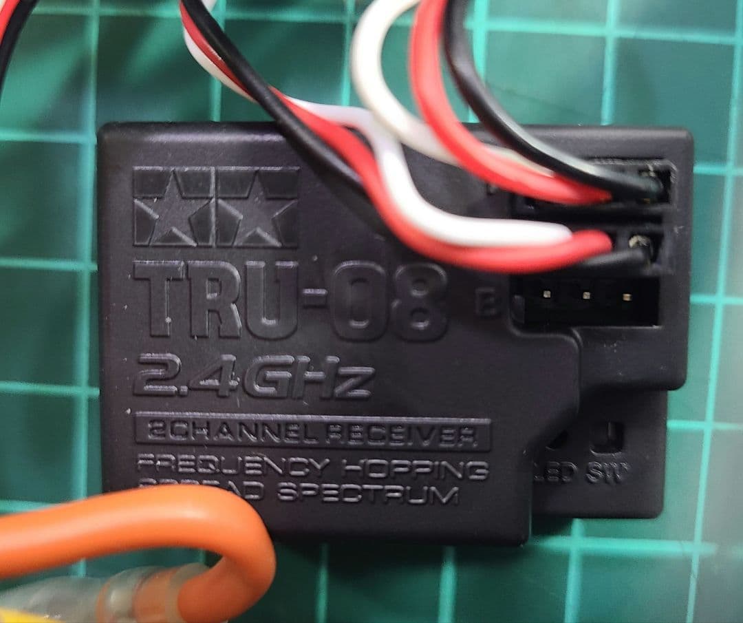 タミヤファインスペック2.4G受信機、アンプ、サーボのセット