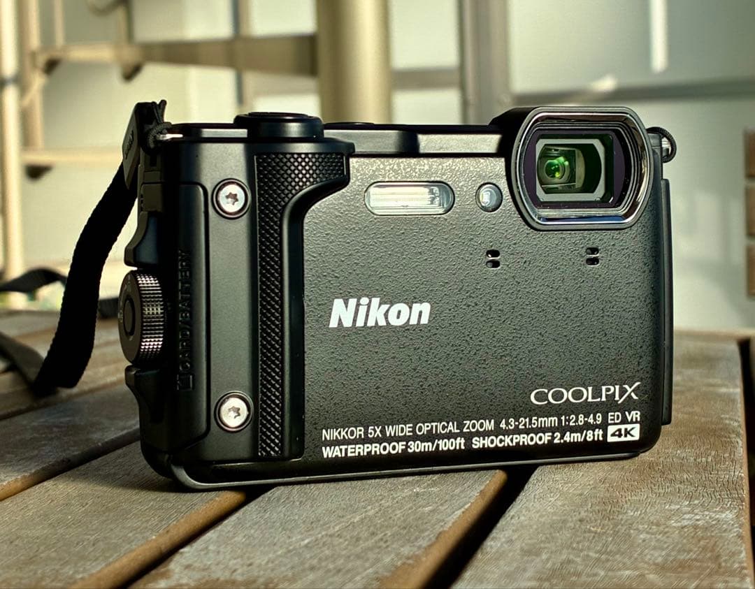 Nikon COOLPIX W300防水デジタルカメラ