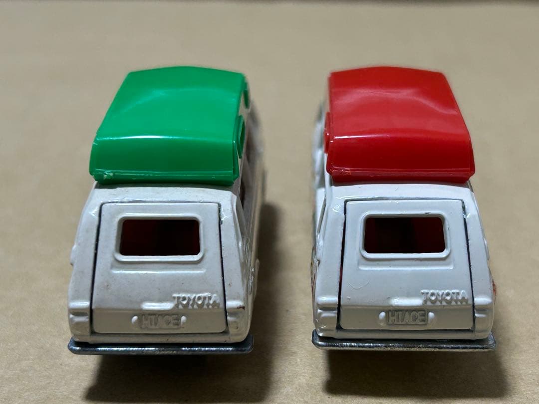 トミカ トヨタ ハイエースコミューター キャンピングカー 2台セット