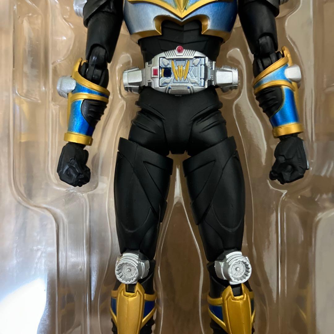 フィギュアーツ　仮面ライダー　ナイト　サバイブ　龍騎　リュウキ　ガヴ　ギーツ