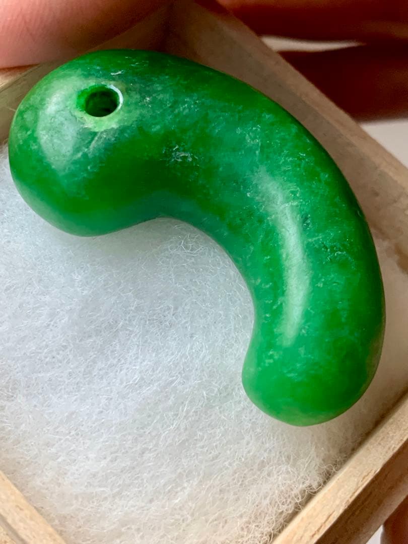 古墳期　出土　糸魚川超ろんかん翡翠勾玉　縄文　弥生　石器　大珠　根付　土器　化石