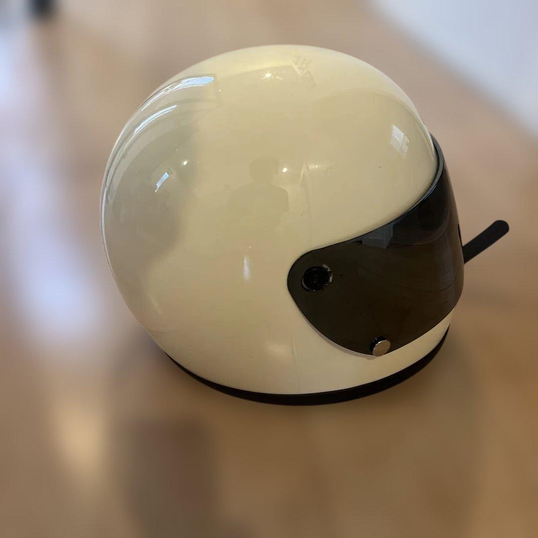 BEN族ヘルクリーム色