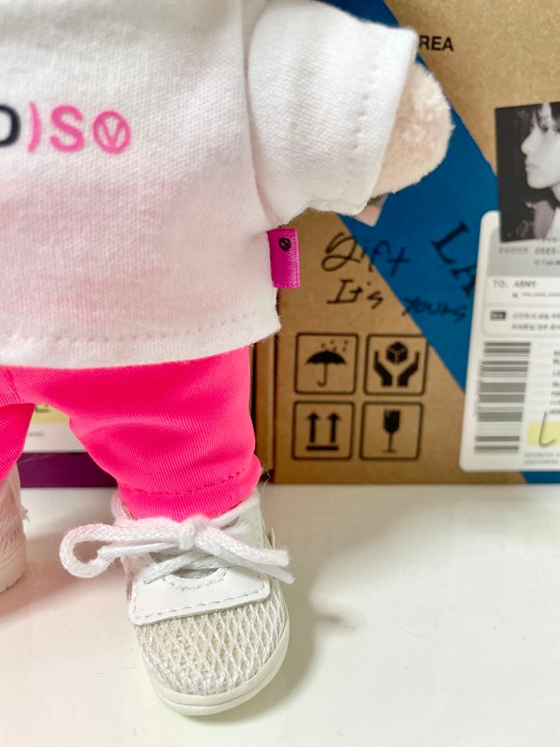 BTS テテ　FRI(END)S Tシャツ　ぬいぐるみ服