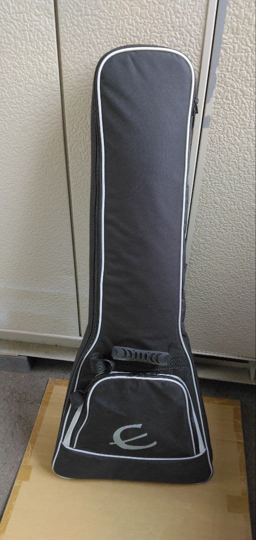 Epiphone 1958Flying V コリーナ