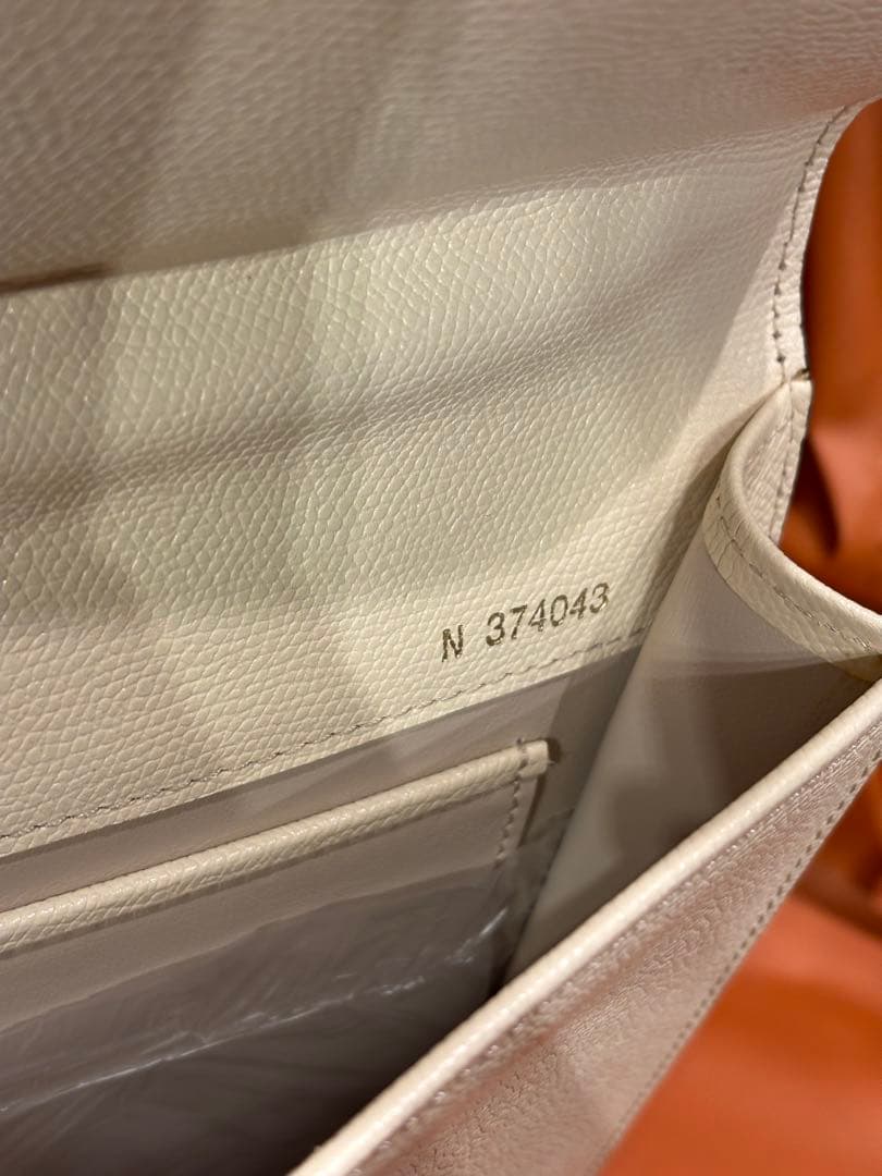 ヴァレクストラ バレクストラ Valextra ブリーフケース ホワイト