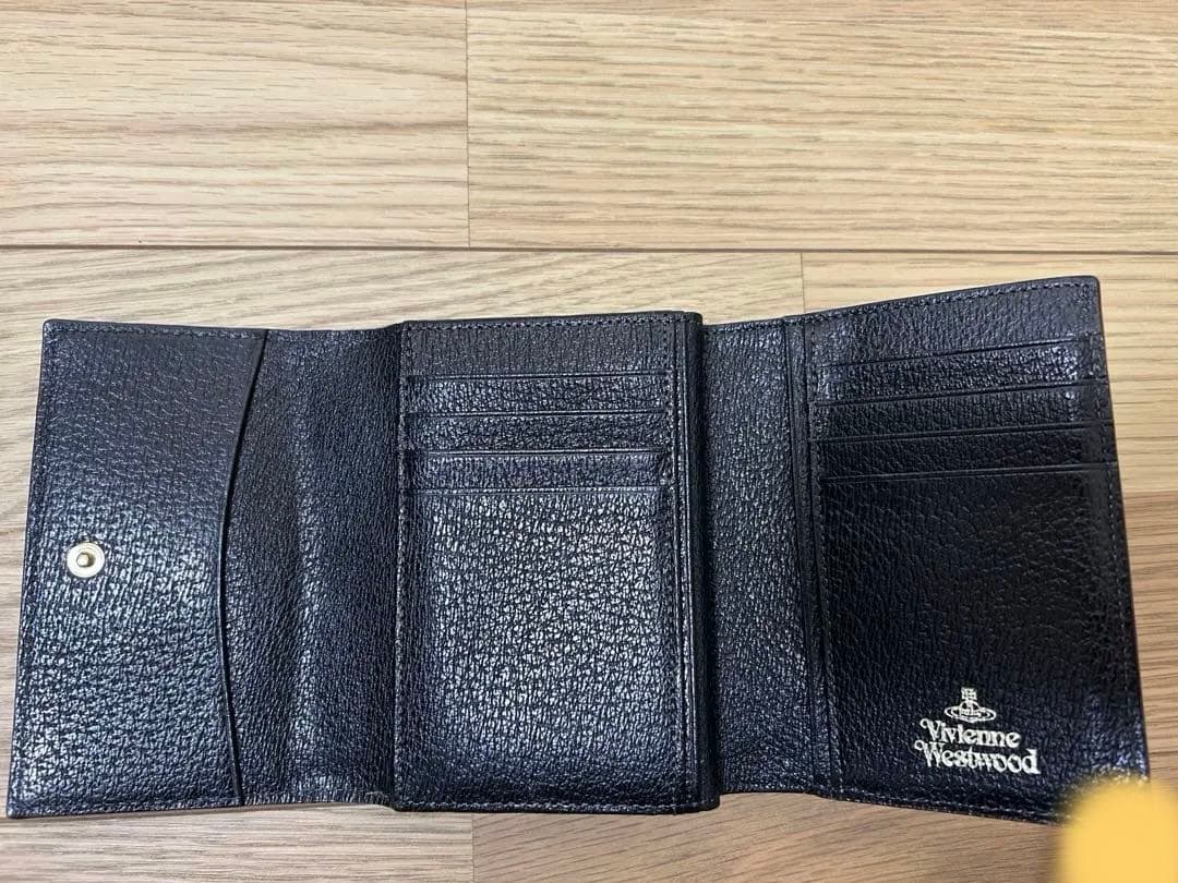【ヴィヴィアン・ウエストウッド】黒 三つ折り財布