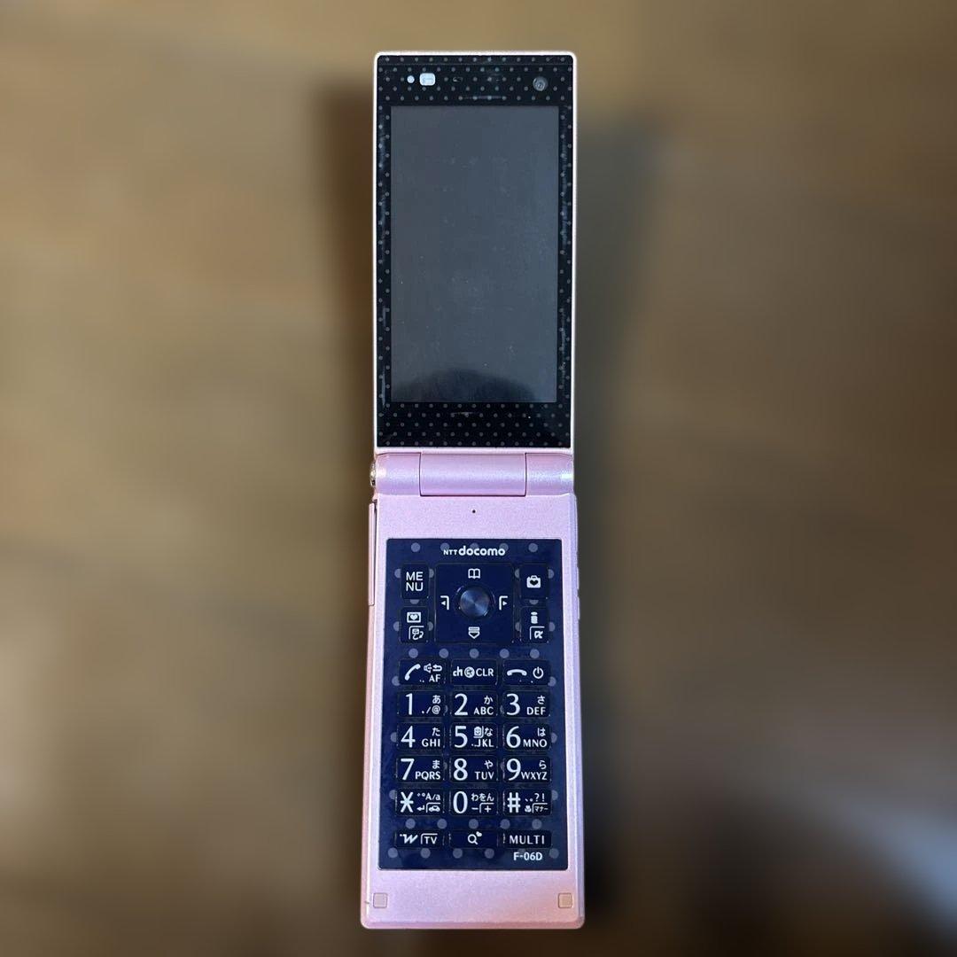 希少‼️ docomoSTYLEseriesF-06Dハッピーピンク　ガラケー