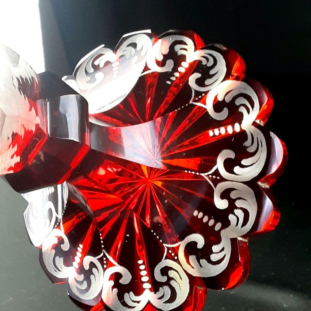 Y957 ボヘミアガラス グラヴィール 赤被せガラス 鹿と風景文花瓶 一対　こ