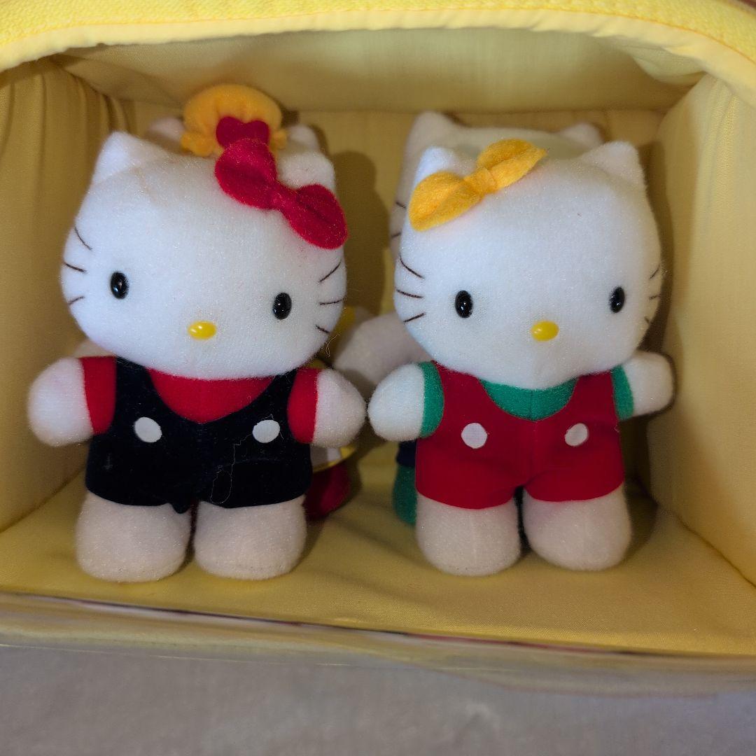 HELLO KITTY いちごハウス（ぬいぐるみ4体セット）