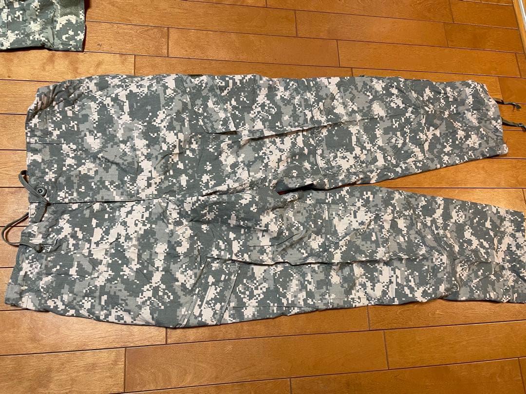 実物　米軍　ACU コンバットユニフォーム上下セット　サバゲー　デジタルカモフラ