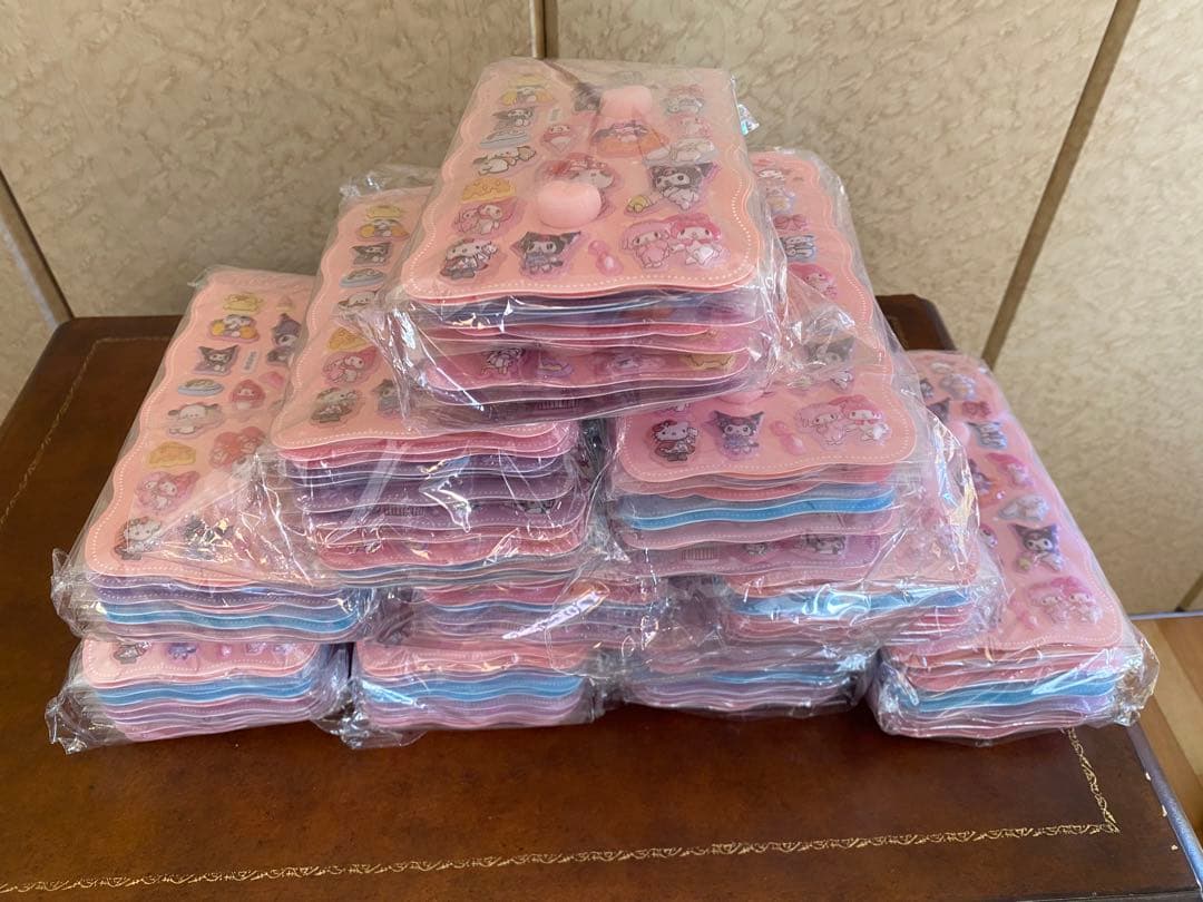 【まとめて120枚】めっちゃ立体　お尻シール　クロミ　シール　販促品　ノベルティ