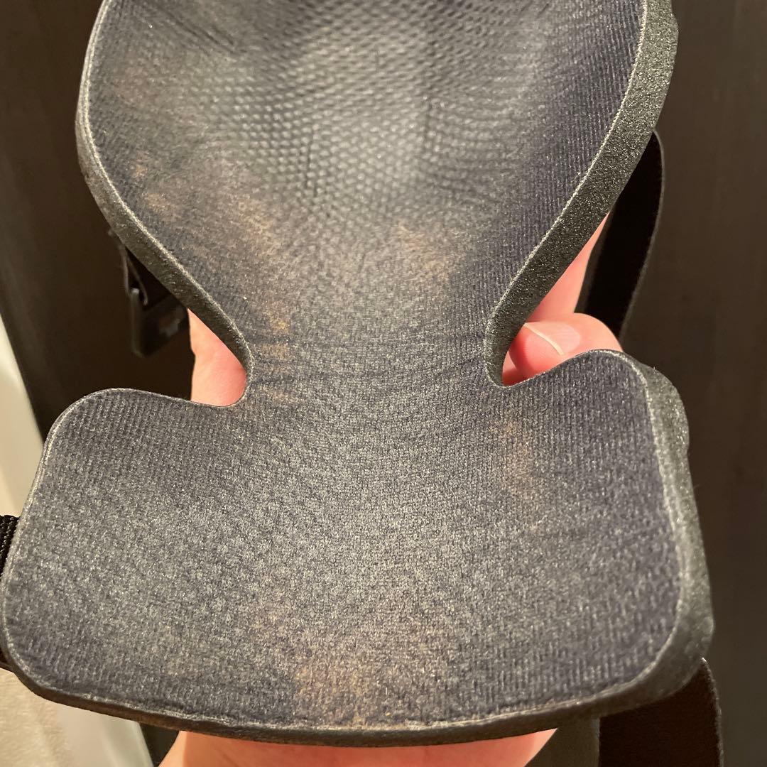 実物アークテリクスニーパッド