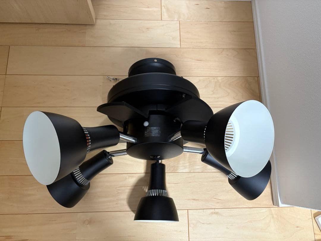 KOIZUMI シーリングファンライト 5灯 黒【匿名配送】