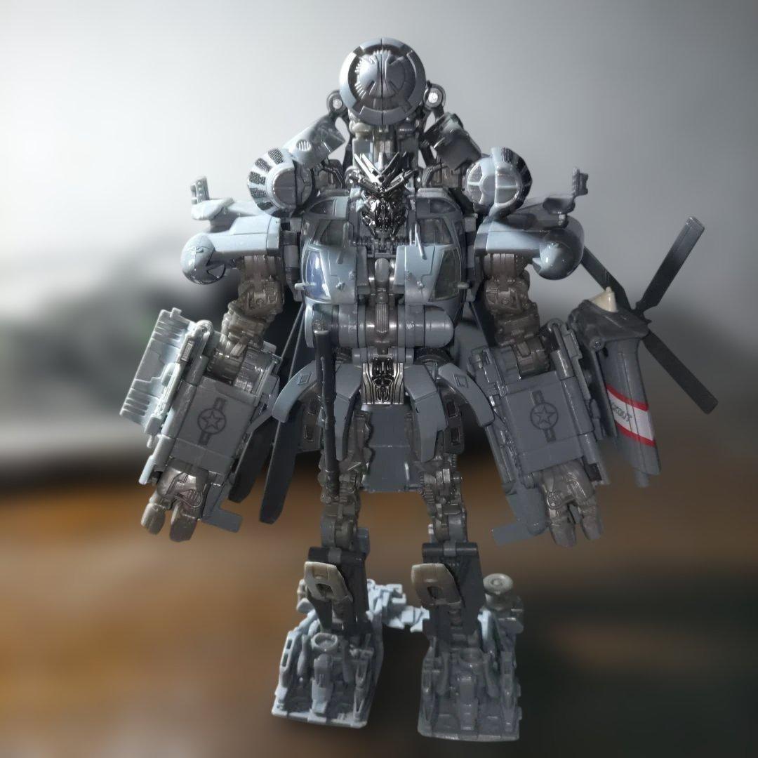 トランスフォーマースタジオシリーズ　ブラックアウト