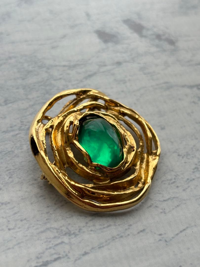 イヴサンローラン ブローチ ペンダントトップ アンティーク アクセサリー