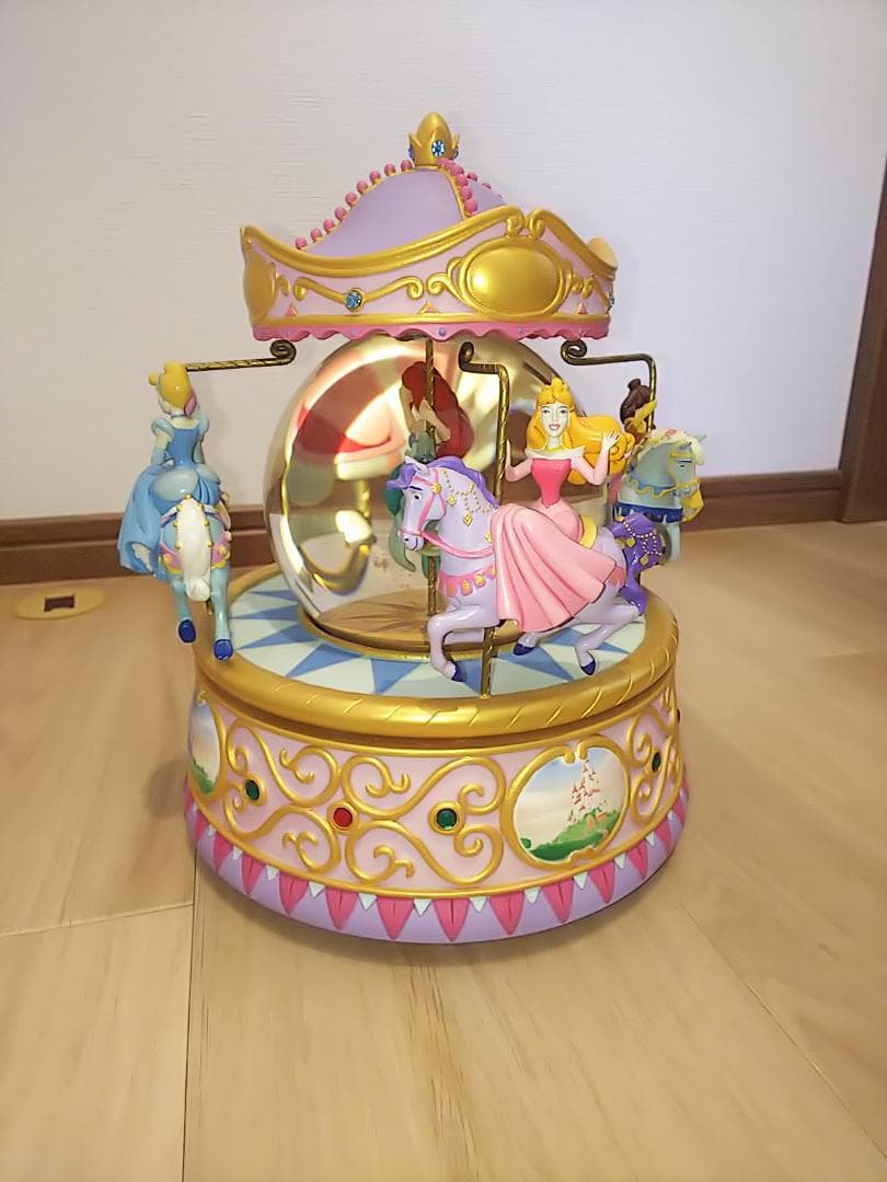 d*y様 【希少・美品】ディズニー プリンセス スノードーム メリーゴーランド型