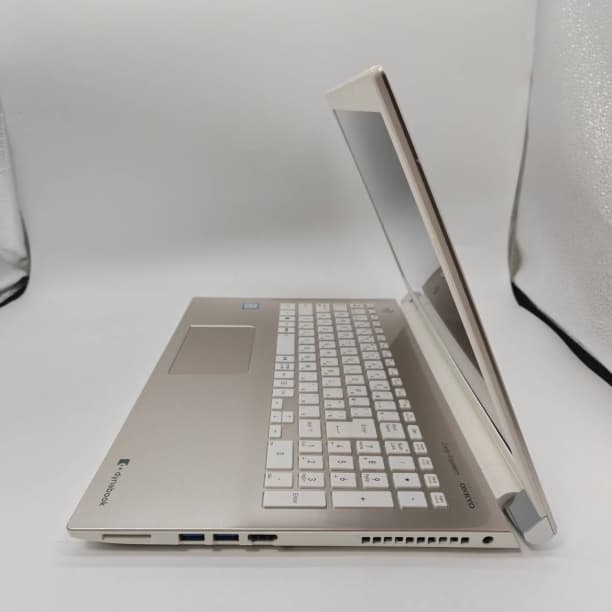 第8世代i7 バッテリ◎ フルHD 15 東芝 16 SSD512GB オフィス