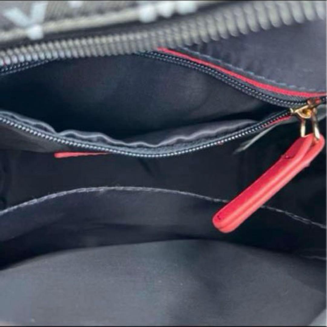 新品  ロゴプリントショルダーメッセンジャーバッグ