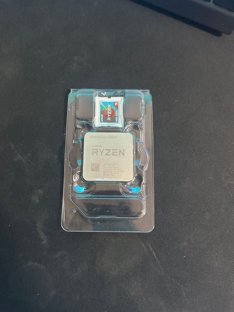 CPU AMD RYZEN 7 3700X