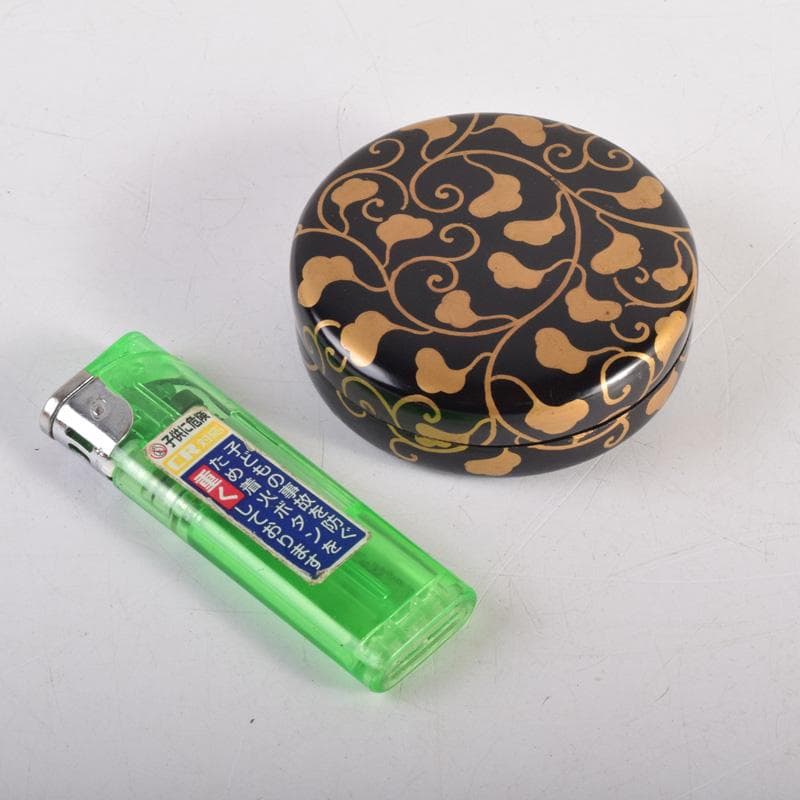 茶道具　黒漆塗　金彩蒔絵　草文　香合　時代箱付　V　8276