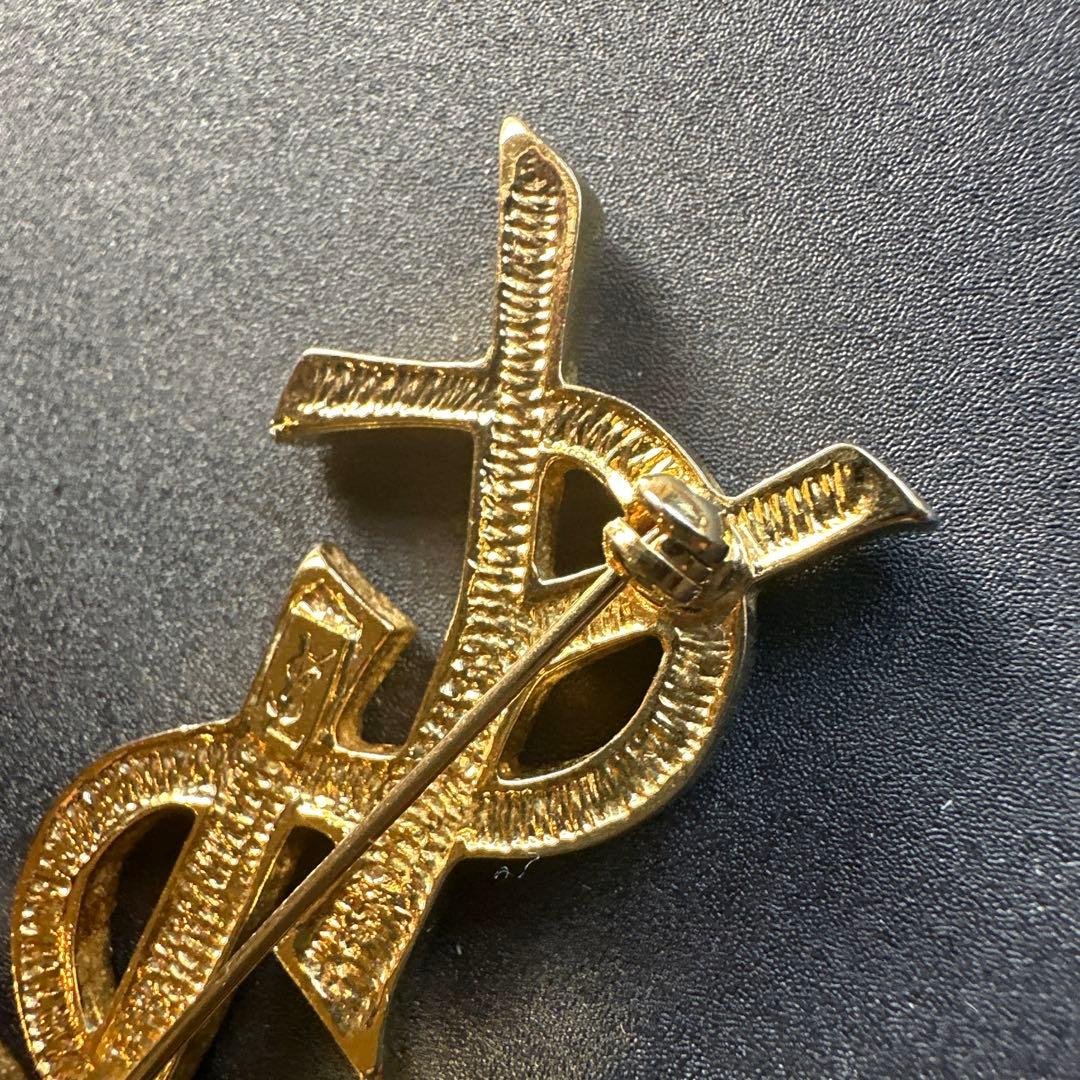 【vintage】YSL ロゴブローチ ゴールドカラー　イヴサンローラン