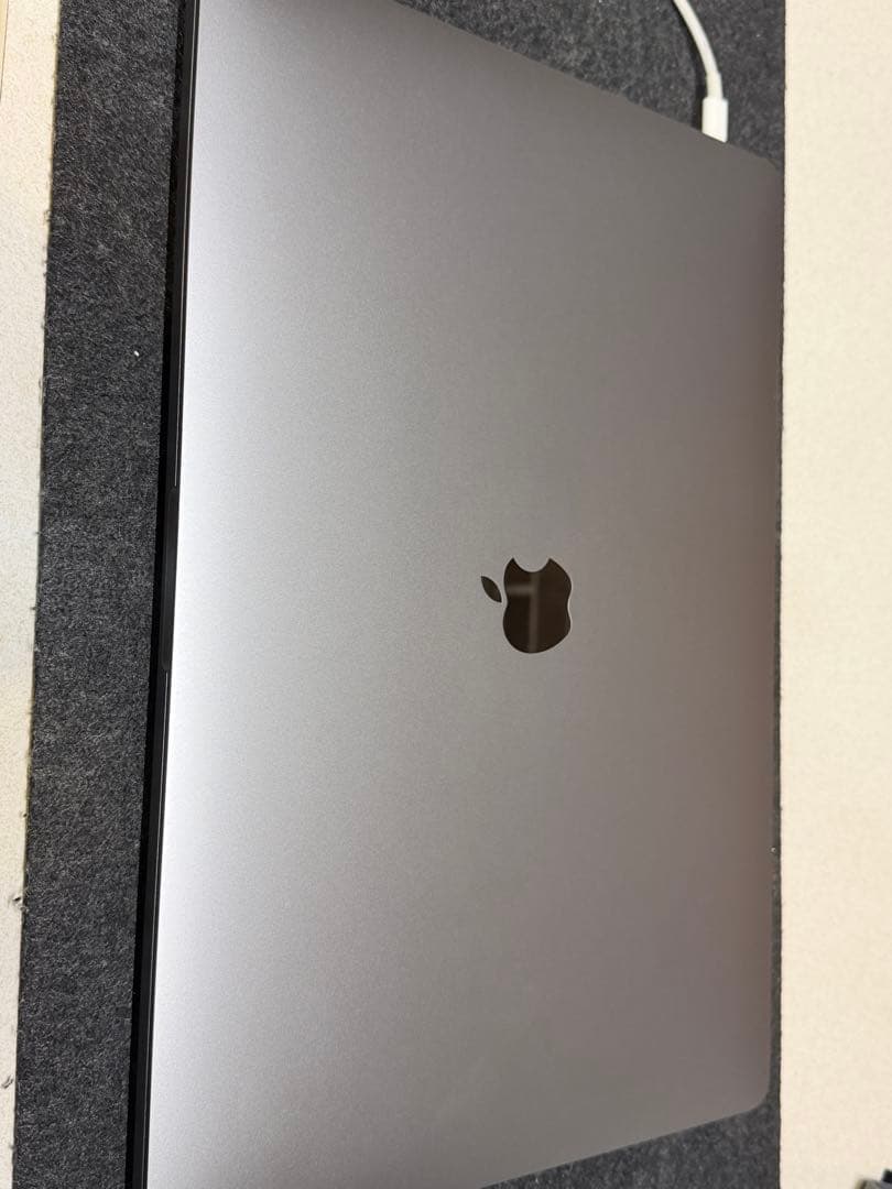 MacBook Pro 16インチ 2019 i7/16GB/512GB
