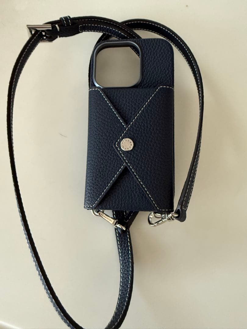 ネイビー レザー　ボナベンチュラiPhone16プロケース ストラップ付き