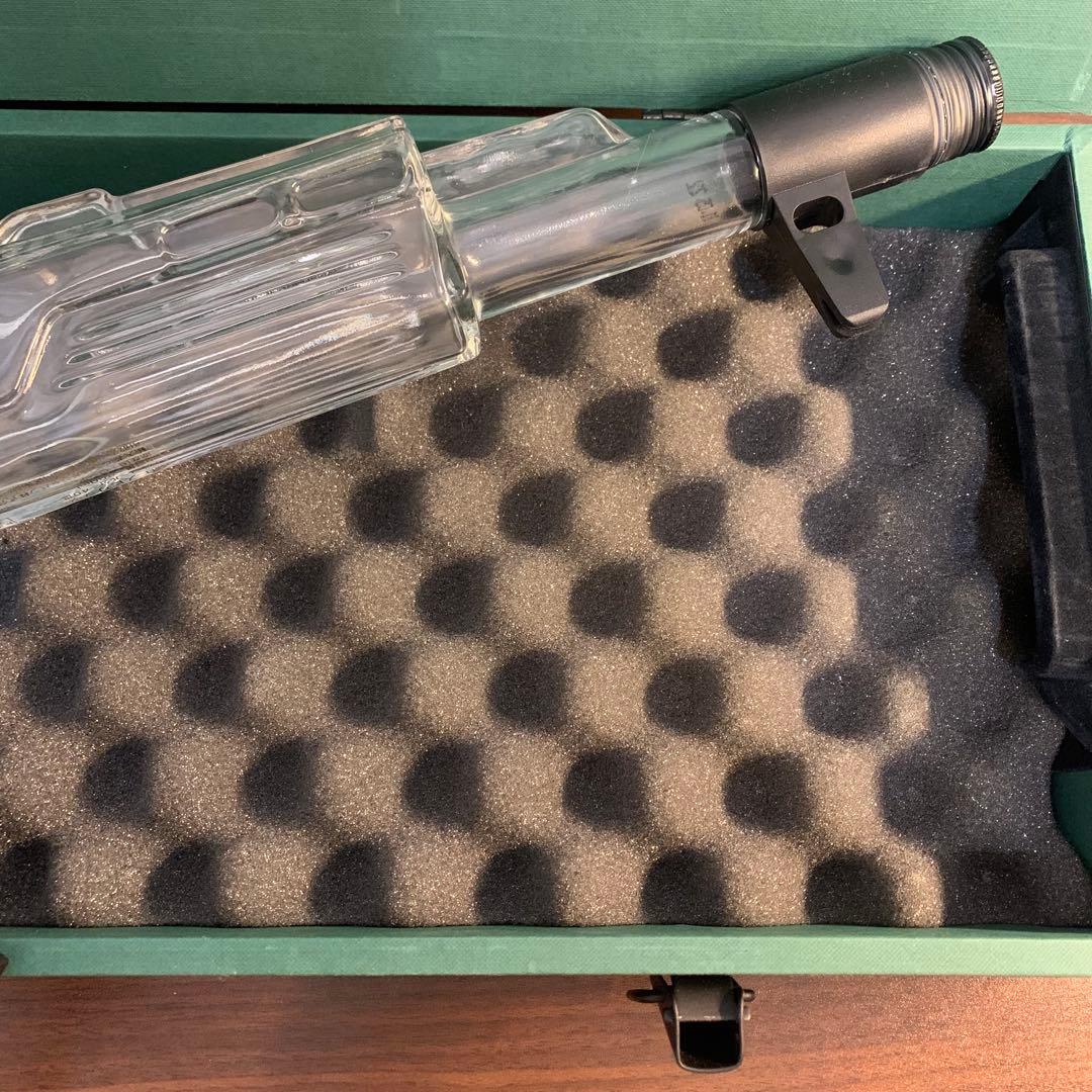 ⭐️カラシニコフ⭐️ウォッカ⭐️ライフル⭐️希少⭐️空ボトル⭐️空瓶⭐️箱⭐️ラドガ⭐️送料無料⭐️