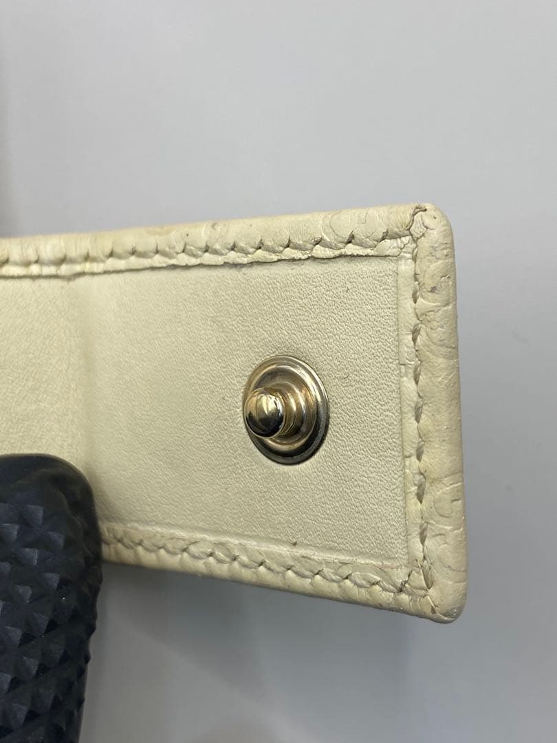 お*ん様 GUCCI グッチシマ　コンパクトラウンドファスナー　クリーム