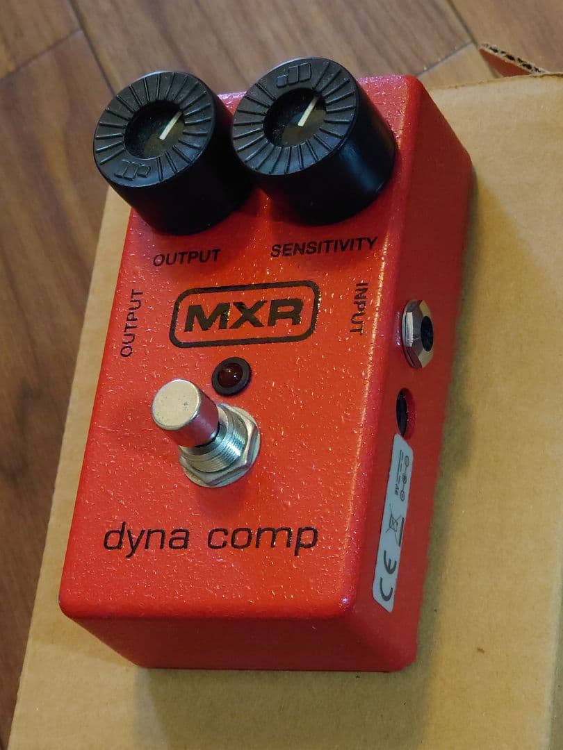 エフェクター　ダイナコンプ　レッド