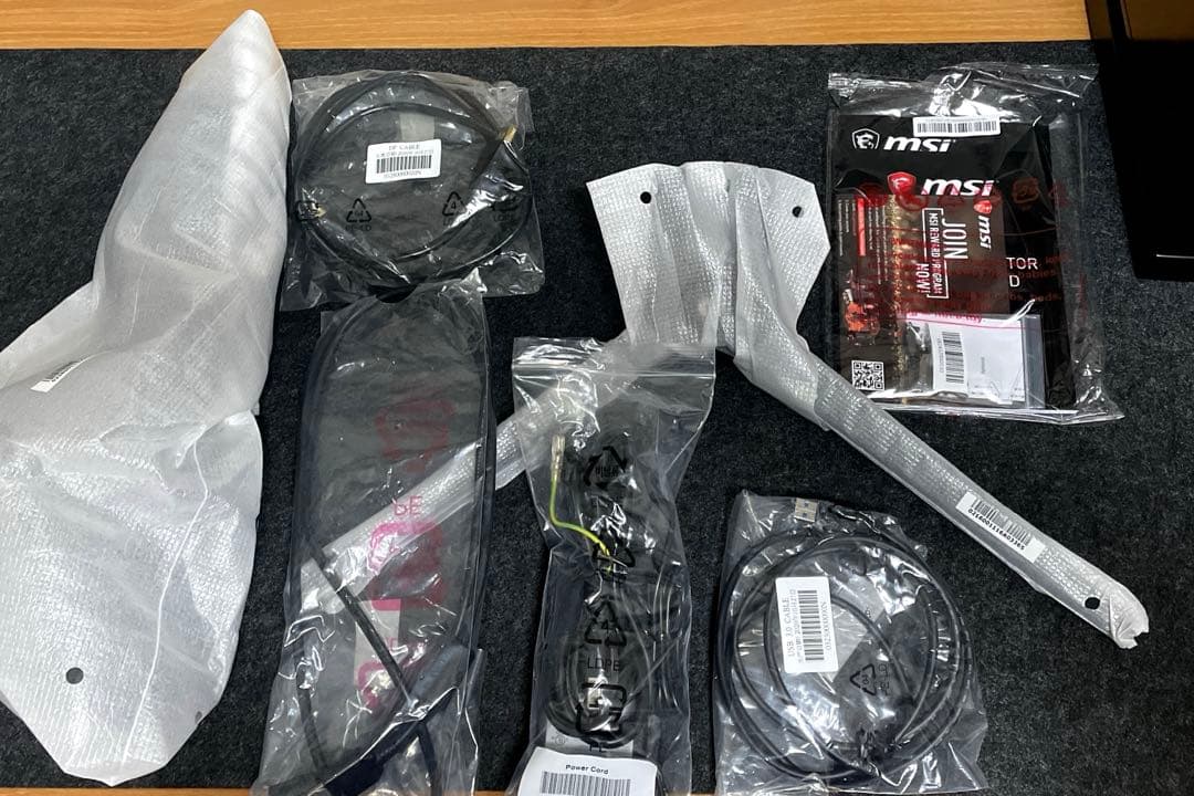 msi optix MAG321CURV 4k湾曲モニター