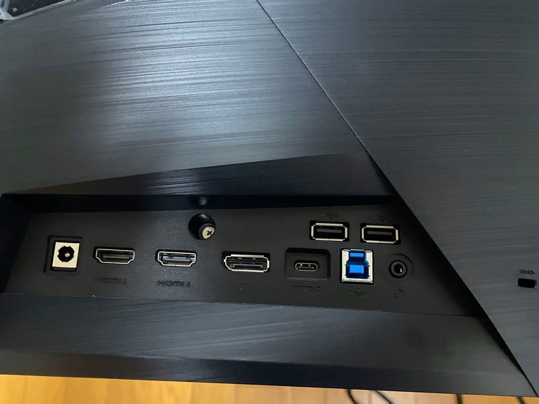 msi optix MAG321CURV 4k湾曲モニター