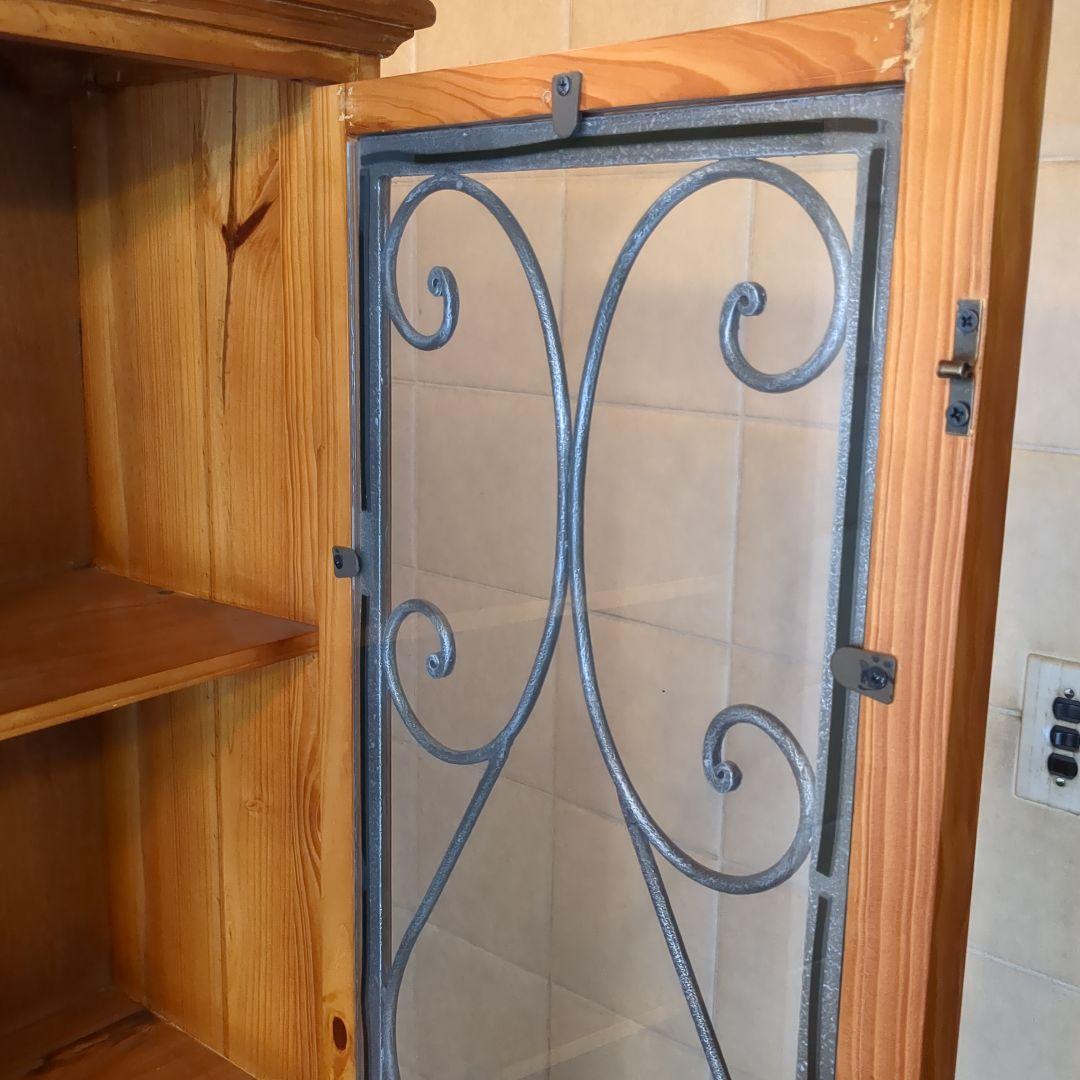 【値下げしました】パイン材　ガラスアイアンキャビネット　店舗什器