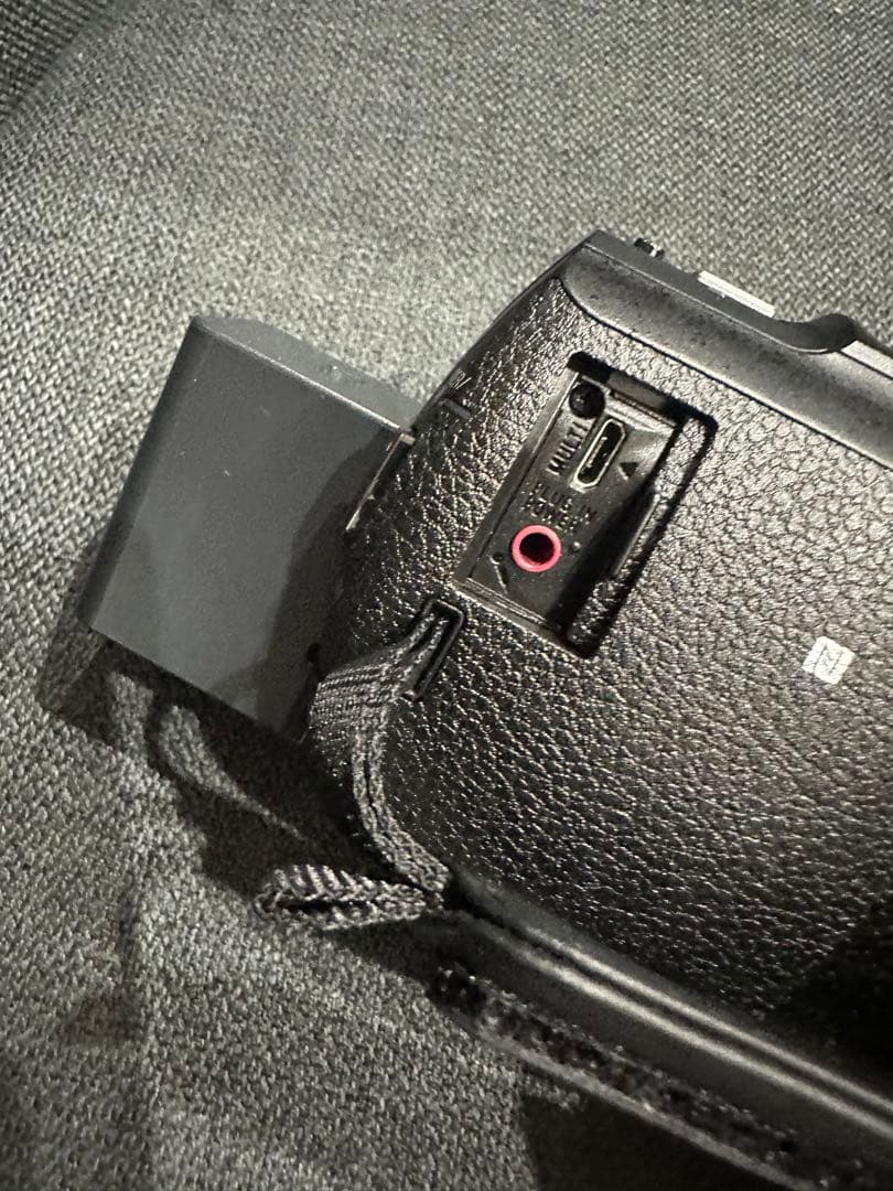 ビデオカメラ SONY 4K Handycam FDR-AX45 (BLACK)