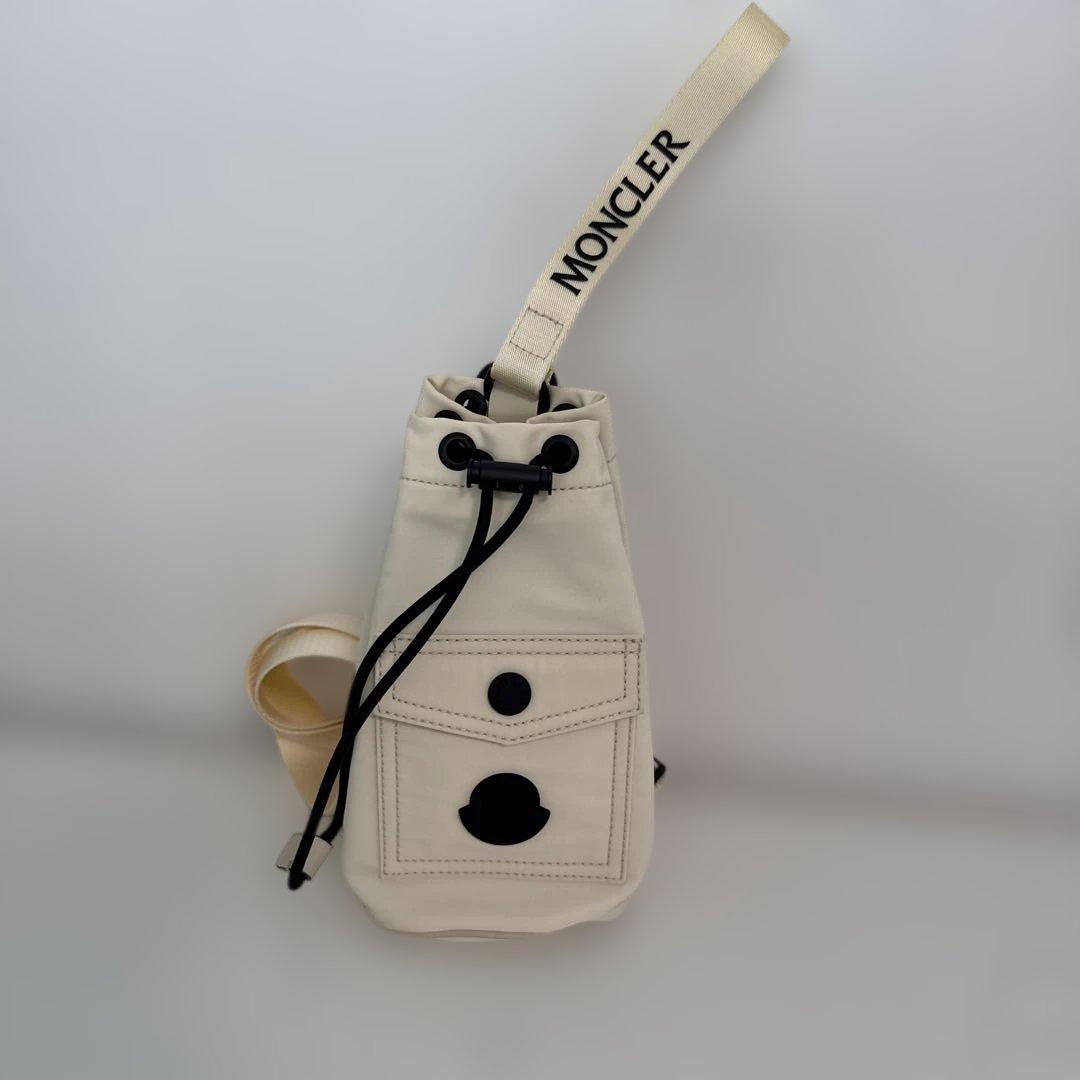 MONCLER アイボリー ショルダーバッグ