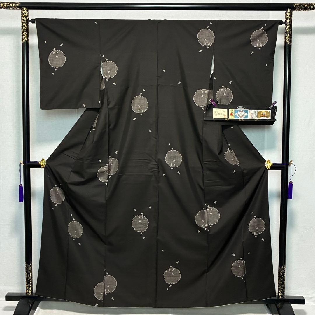 D81 本場大島紬 泥染め 雪輪 証紙付き 正絹 着物 袷 極美品