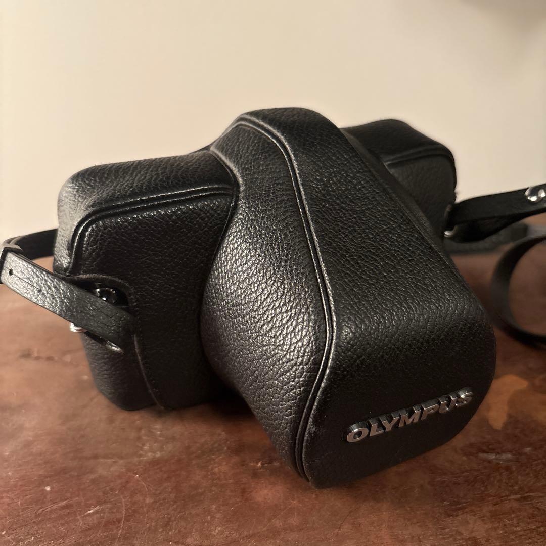 【極美品・希少革ケース付】Olympus om-1