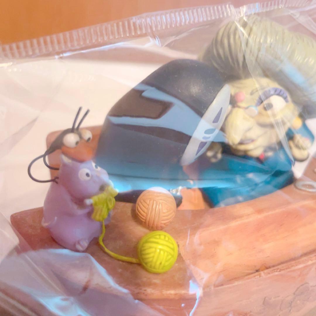 【美品‼︎】廃盤品　千と千尋の神隠し 万年カレンダー