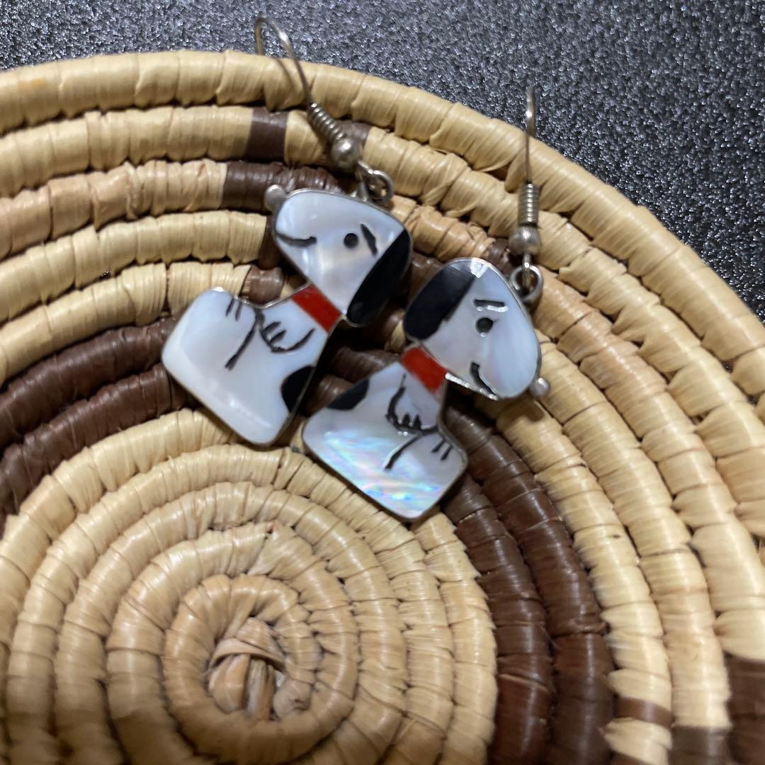 ズニ族スヌーピーピアス