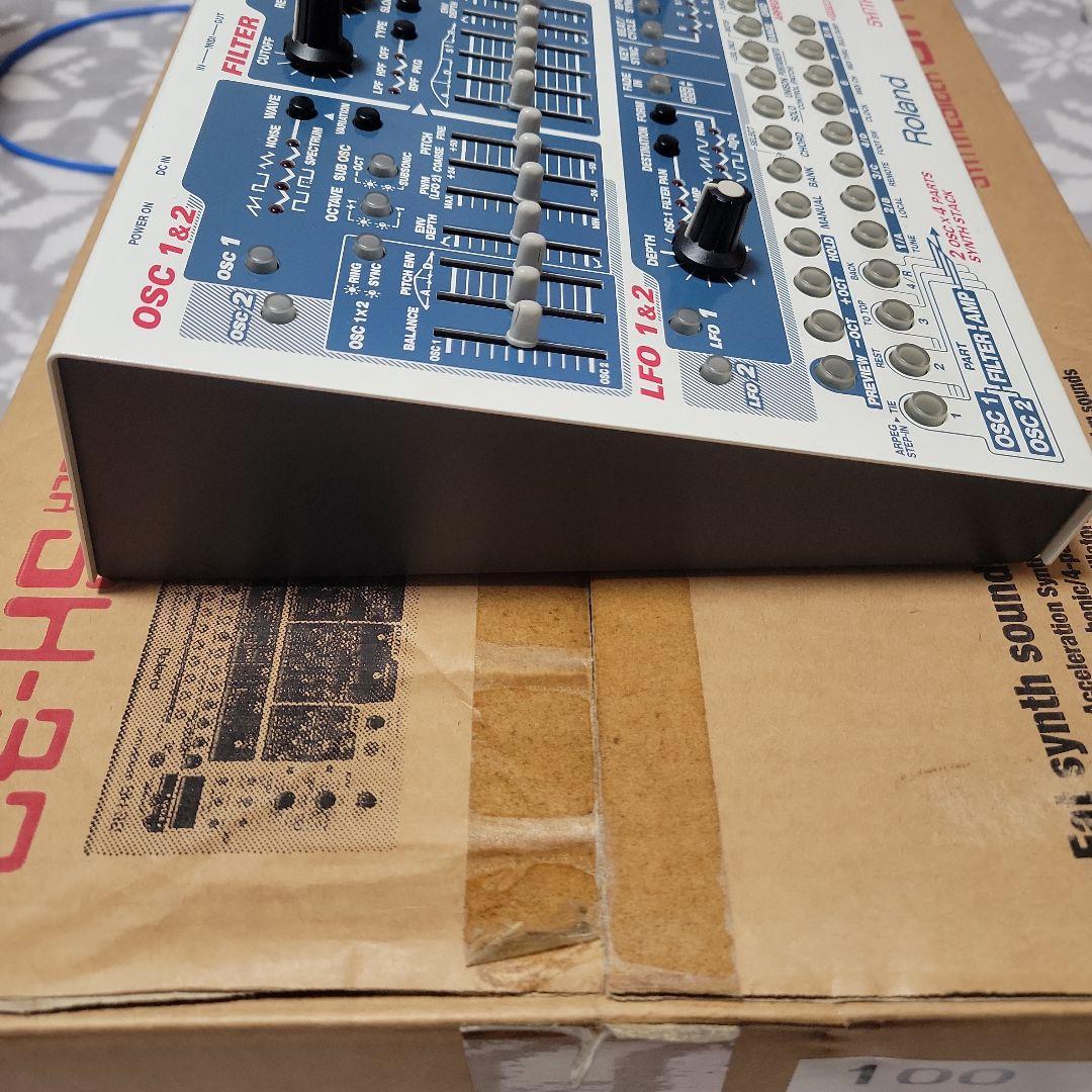 Roland SH-32 シンセサイザー