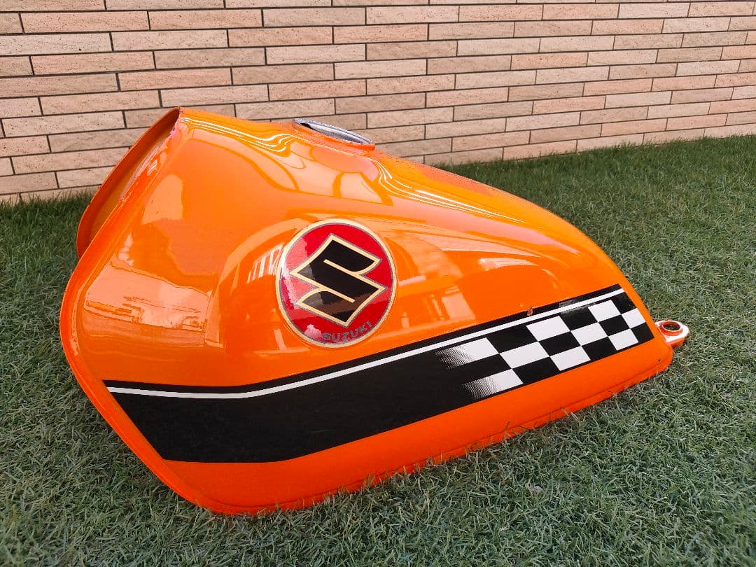 スズキ グラストラッカー ビックボーイ 純正 チェッカーフラッグ タンク