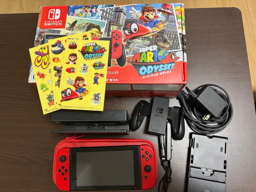 Nintendo Switchレッド 本体