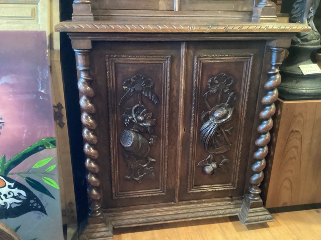 19世紀 アンティークフレンチ　オーク　ルネッサンス　ハントスタイルキャビネット