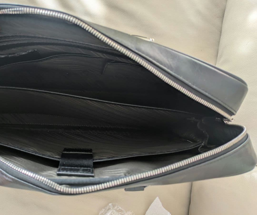 ぷち　フジタカ　FUJITAKA レザービジネスバッグ