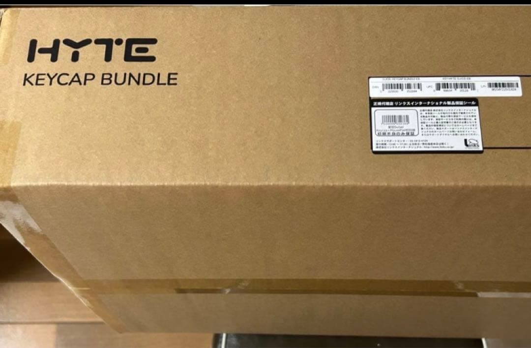 送料無料　HYTE　星街すいせいコラボ　PCケース　キーキャップ　マウスパッド