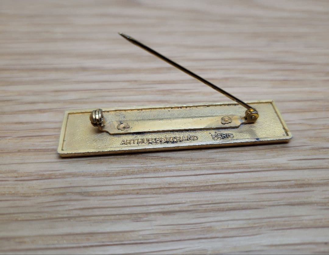 【CHANEL】シャネル ブローチ ロゴプレート ブラック/ゴールド メタル素材