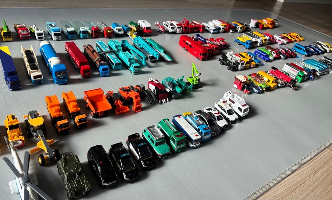 トミカ　全130台(限定モデルあり)