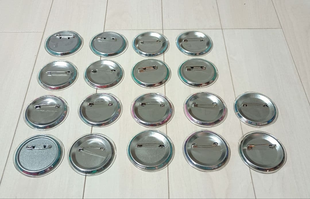 VALIS　ヴァリス　ヴィッテ　缶バッジ　18個セット