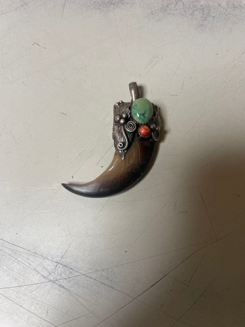 熊の爪ペンダントトップ　925刻印あり①